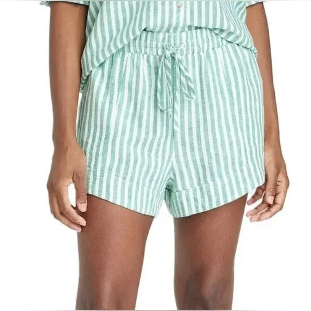 Universal Thread Women’s Striped Linen Shorts